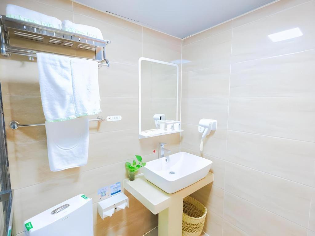 Greentree Inn Shanghai Guangxin Road Tongji Hospital Express Hotel Екстериор снимка
